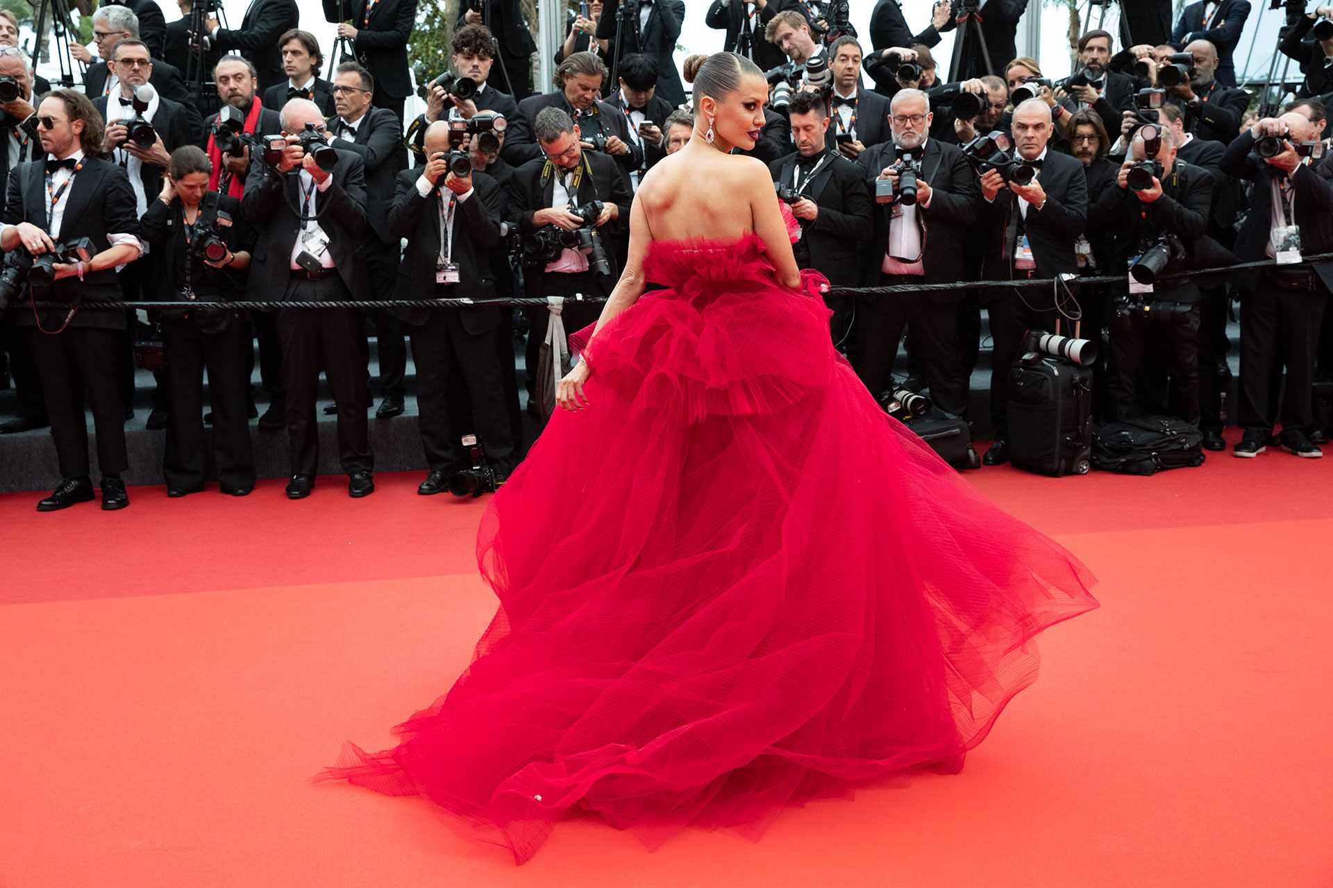Laura Venezia a Cannes: Fotografia tra Pioggia e Magia